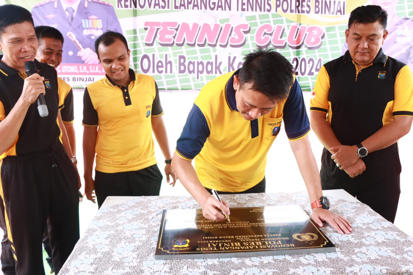 Selesai di renovasi lapangan tenis Polres Binjai di resmikan oleh Kapolres Binjai