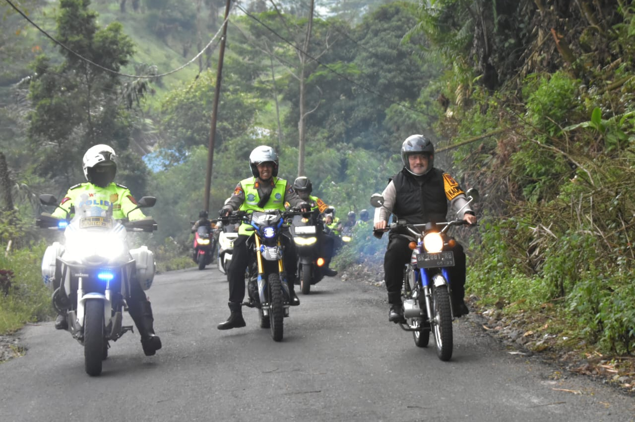 Cooling System : Kapolres Binjai Patroli Dialogis Sambangi Warga